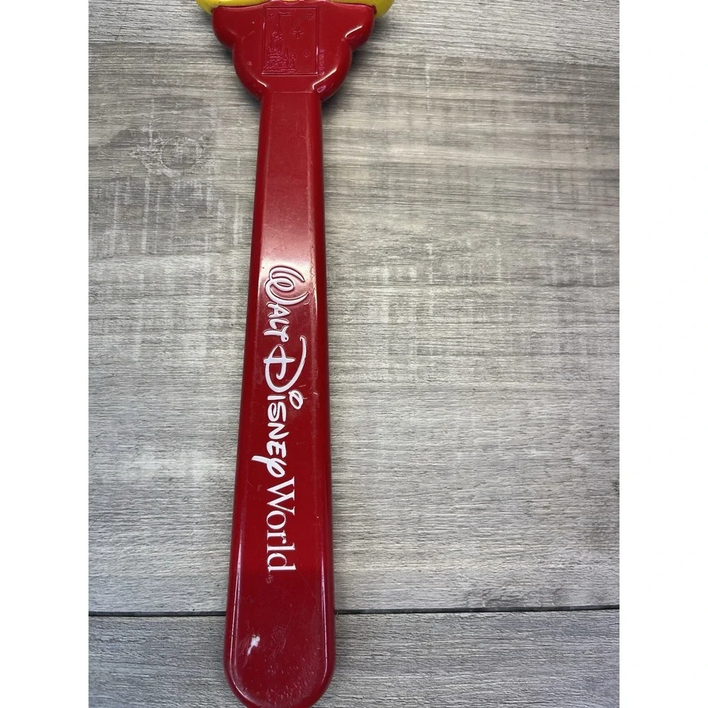 Vintage Walt Disney World Minnie Mouse Back Scratcher 15 